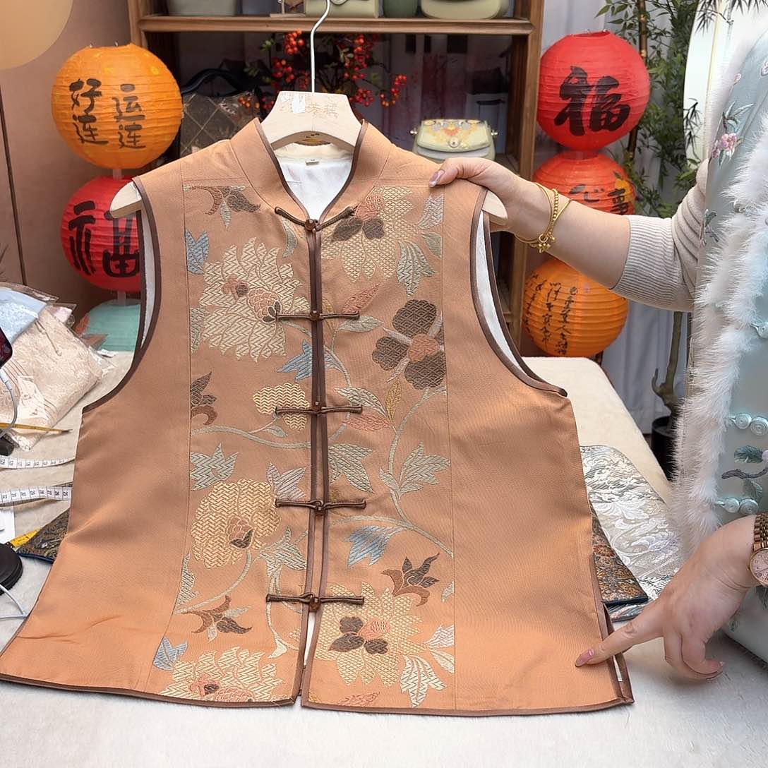 刺绣西针织马甲M码102