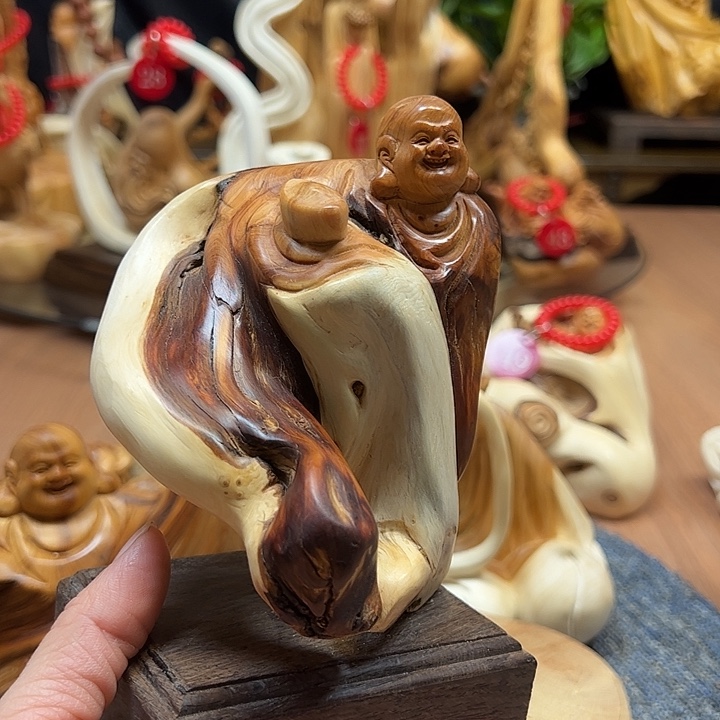少***帅非洲檀香无事牌崖柏摆件