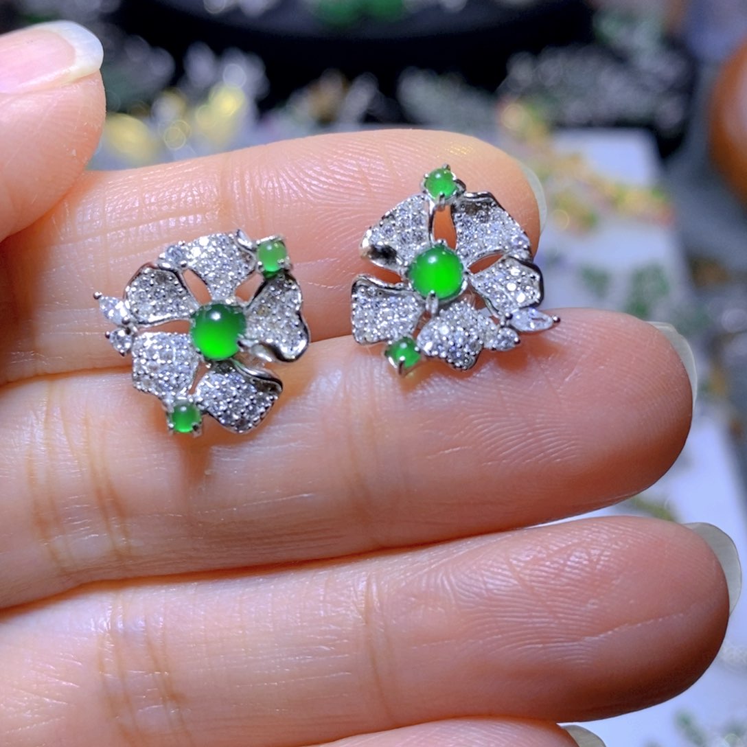 翡翠颈饰银S925镶嵌天然翡翠