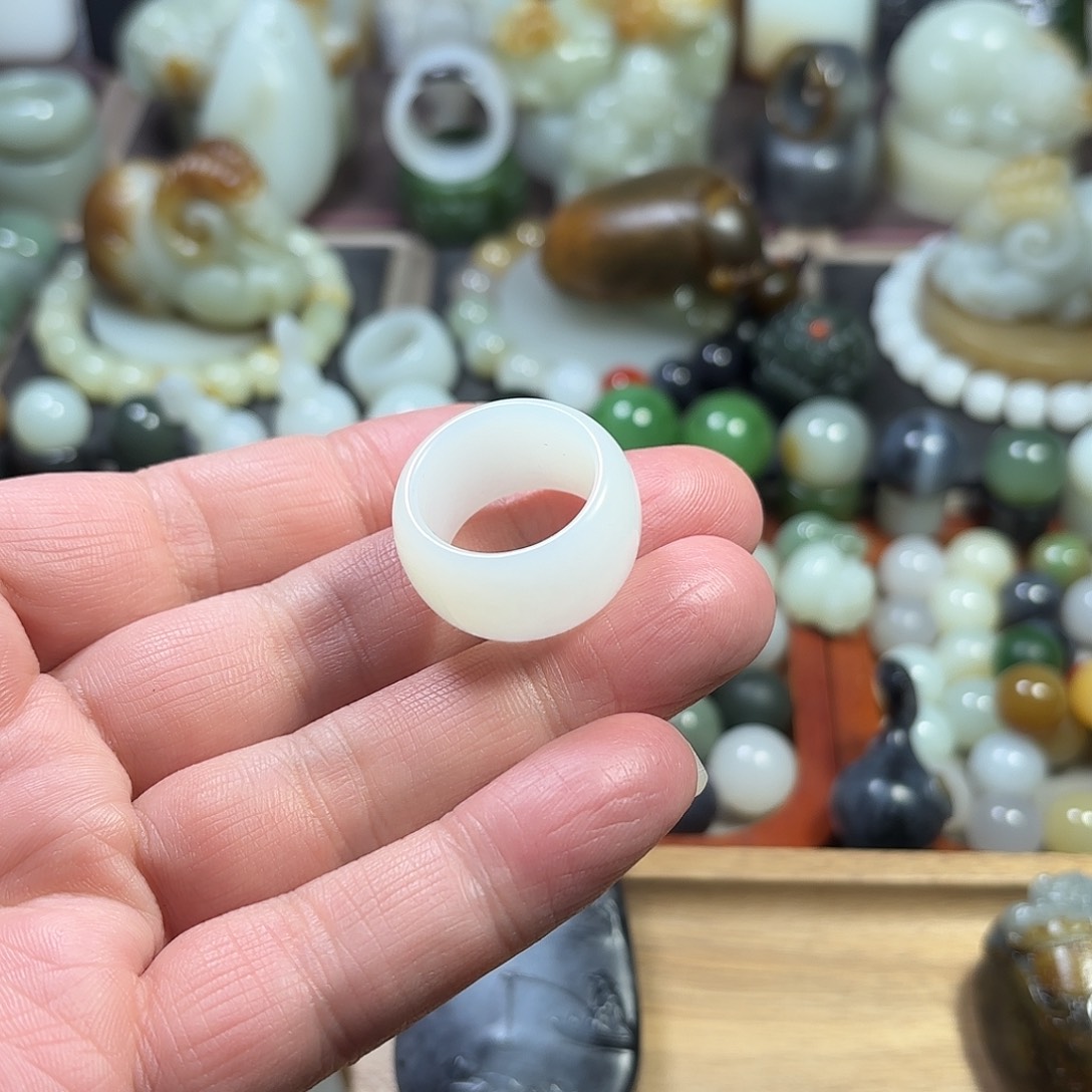 和田玉挂件未镶嵌咕****噜