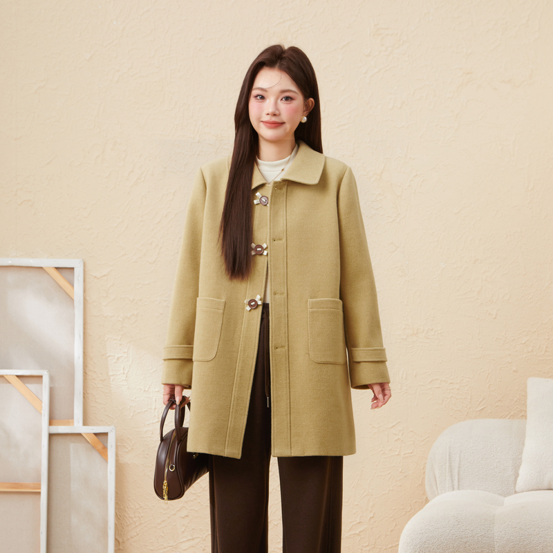 采多宝大码女装2025冬季新款蝴蝶结装饰扣毛呢大衣外套 EDW6766
