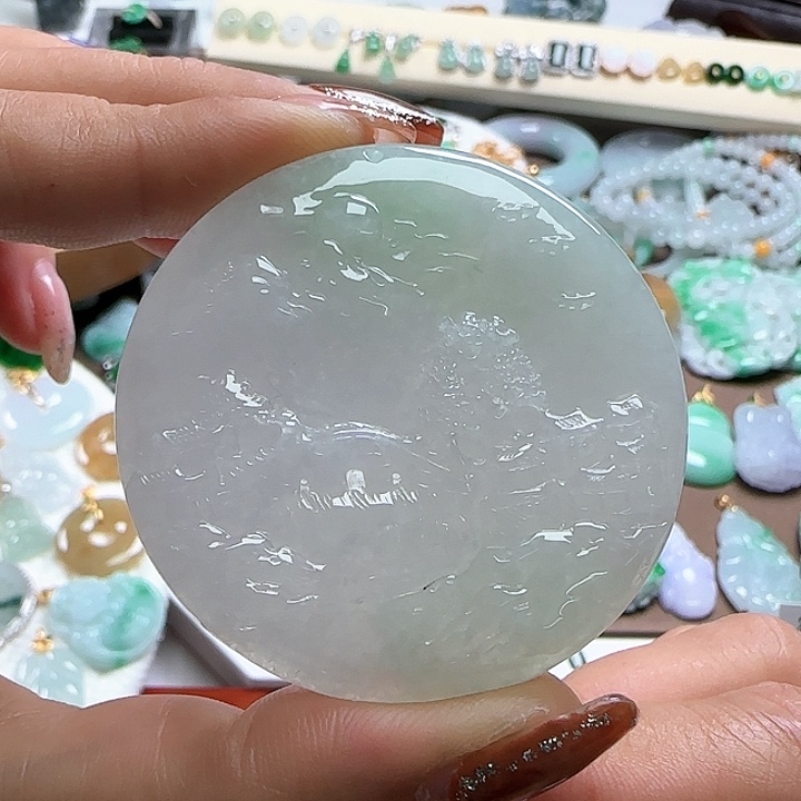 翡翠颈饰未镶嵌大山水