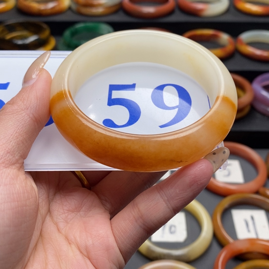 石英质玉（黄龙玉）手镯未镶嵌