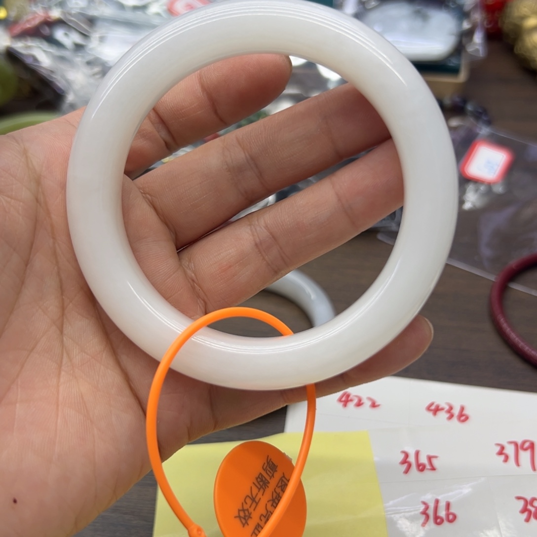 和田玉未镶嵌手镯63.5圈围362