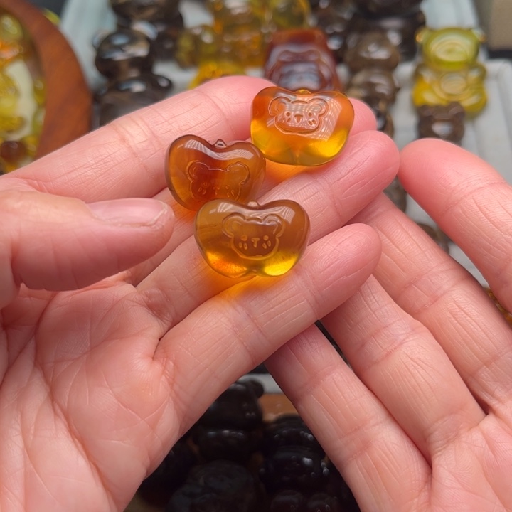 琥珀未镶嵌颈饰缅珀平果熊头