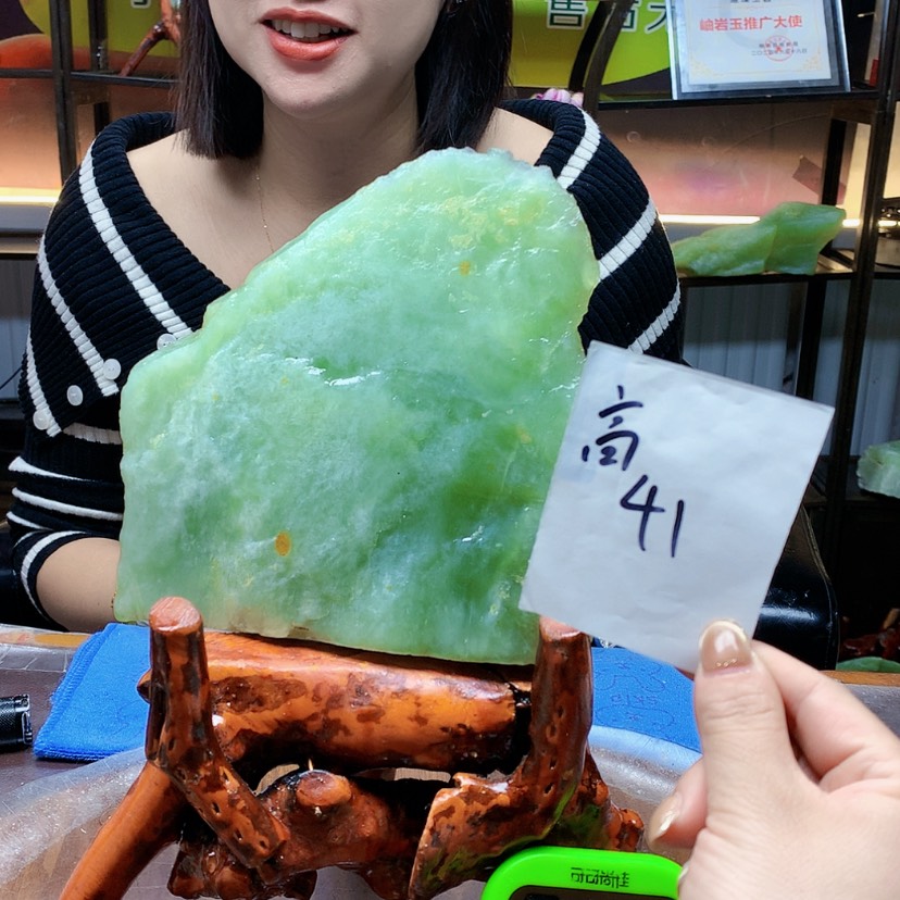 【闪购商品】未镶嵌蛇纹石玉原石吳*