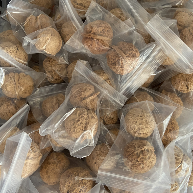 云南铁核桃练手对3对35-39尺随机发货部分头上有磕尖 部分有阴皮 