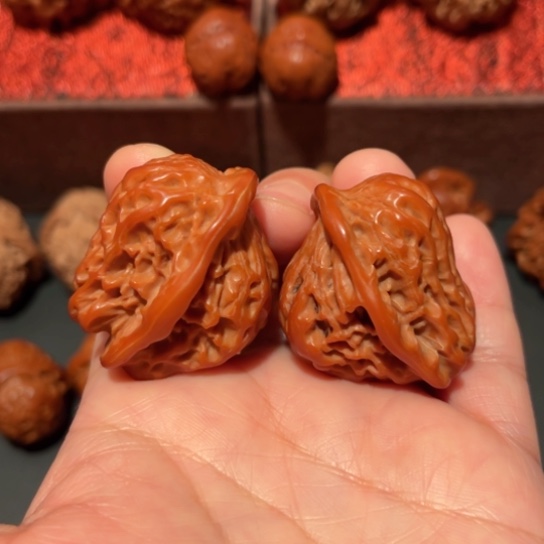 文玩核桃吊坠小鸟