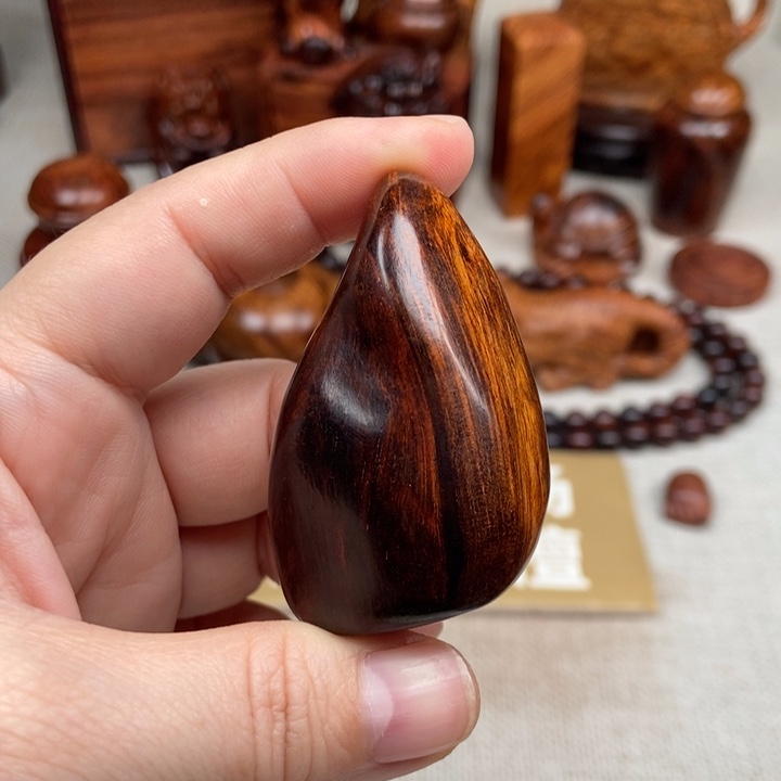 花梨木类端景台23.2克左右