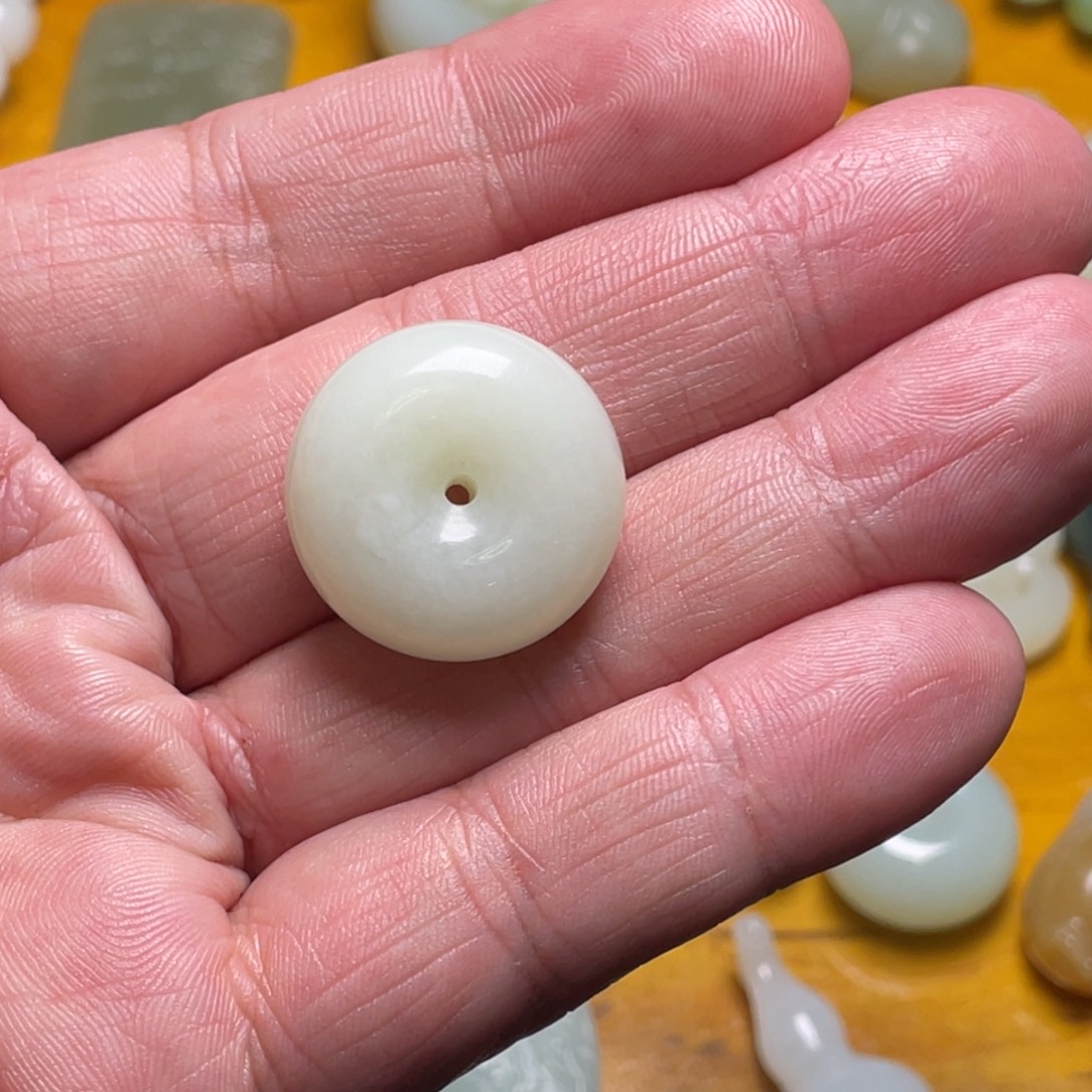 *****和田玉未镶嵌颈饰