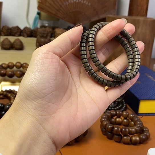 老山檀香阴沉药片珠手串