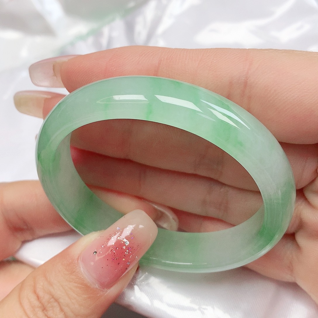 翡翠手镯未镶嵌抖音668