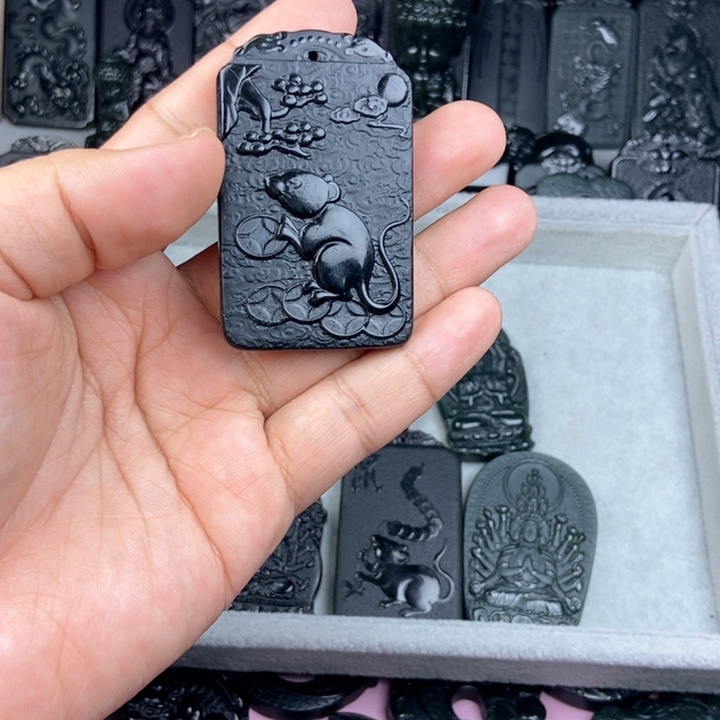 颈饰未镶嵌和田玉Ⅴ**a