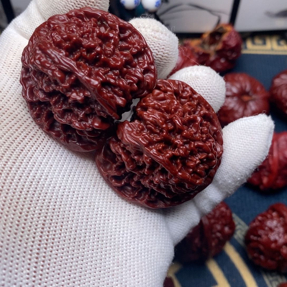 文玩核桃吊坠壹**酒文玩核桃满天星