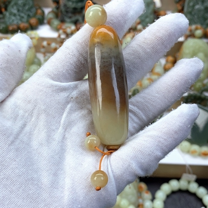 【闪购商品】透闪石质玉挂件未镶嵌李**吖