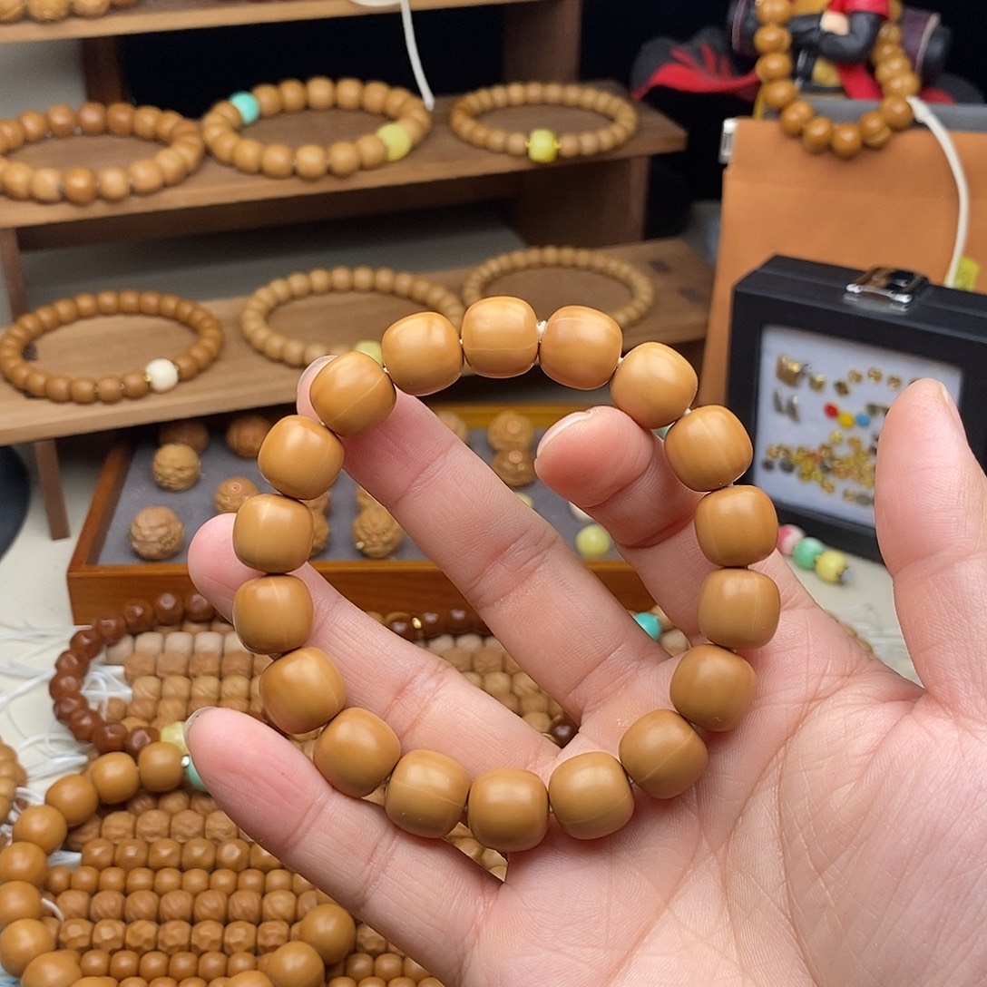 猴头核桃吊坠全品龙炎