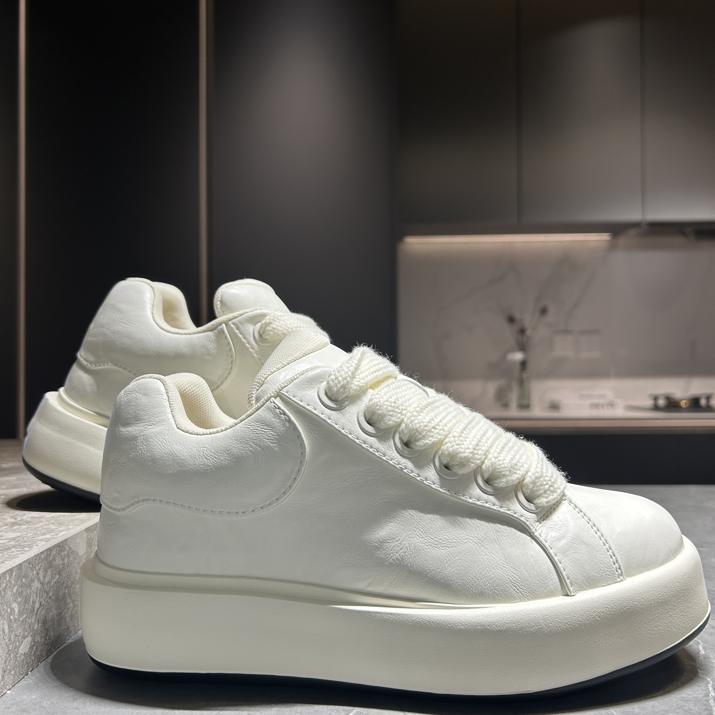 【外贸好品】欧洲站明星同款秋冬男鞋昆昆防滑增高时尚休闲板鞋透气