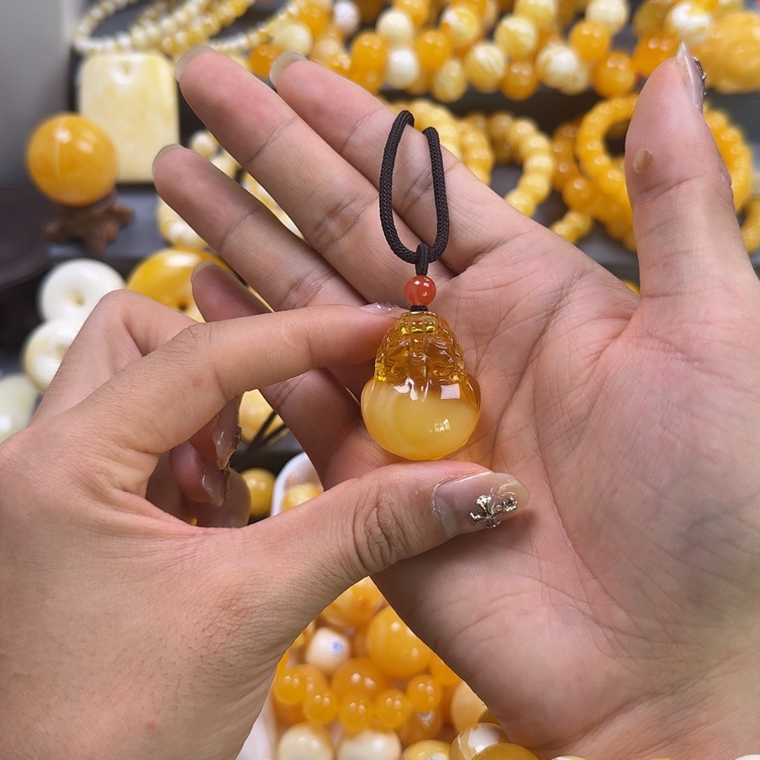 琥珀珠宝奇石未镶嵌