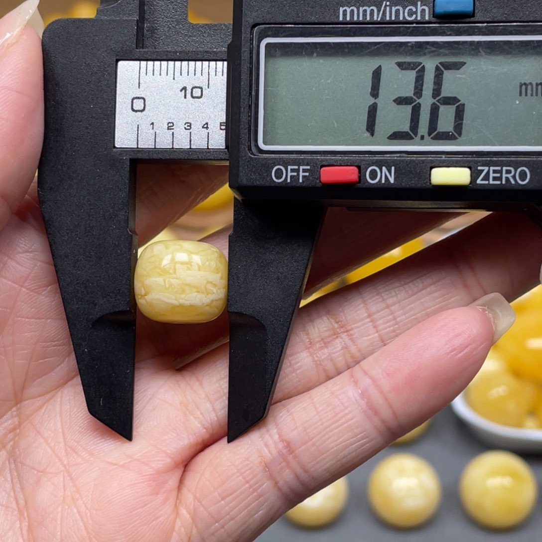 蜜蜡裸石未镶嵌狂*