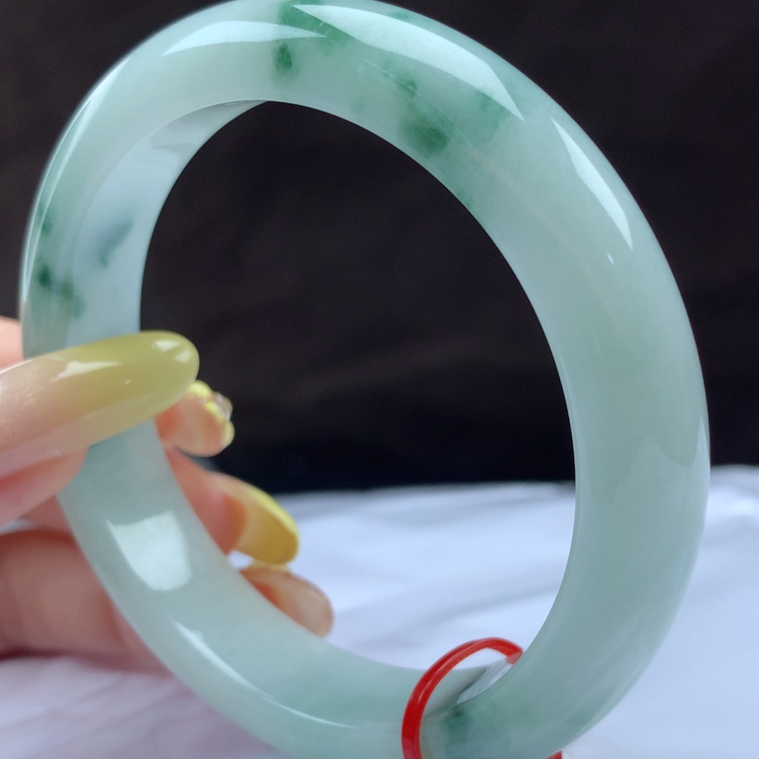 翡翠手镯未镶嵌96743，