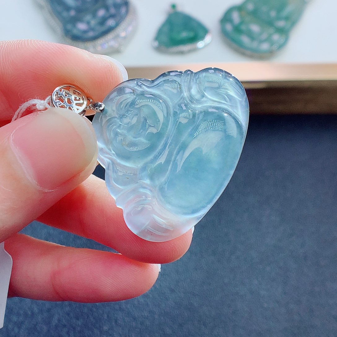 翡翠颈饰未镶嵌翡翠