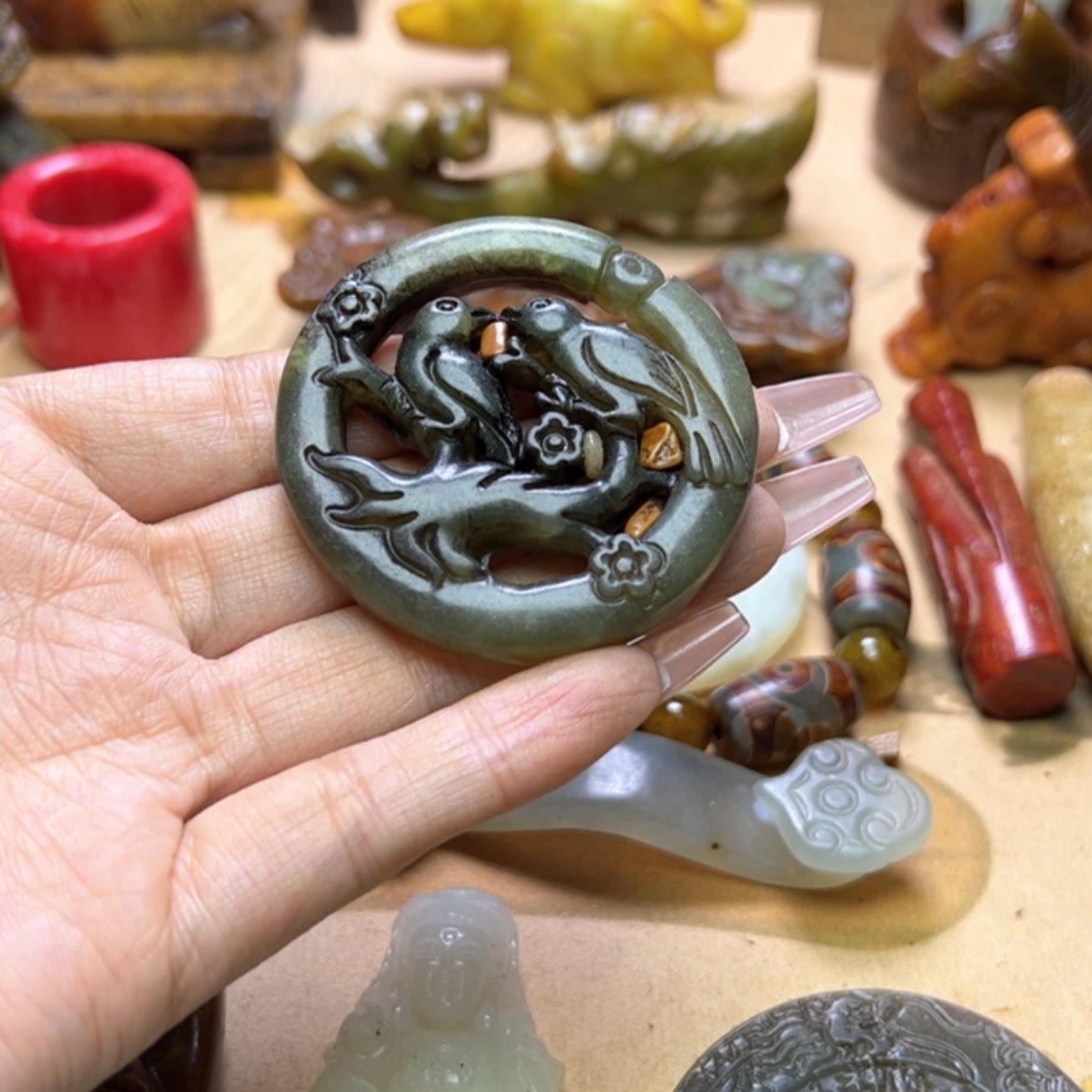 【闪购商品】蛇纹石玉颈饰未镶嵌