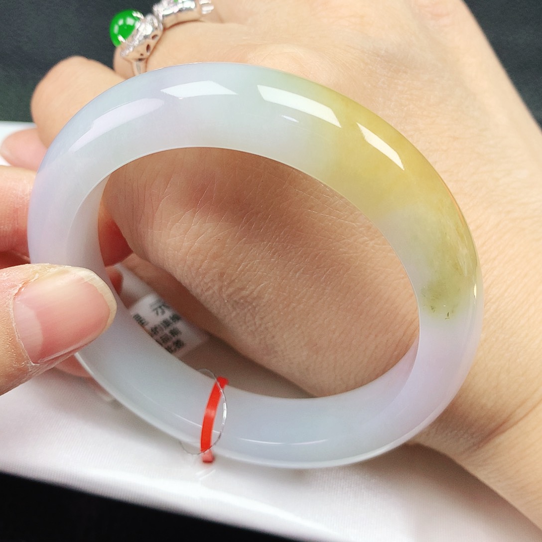 翡翠手镯未镶嵌53圈