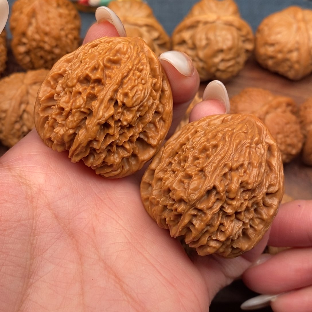 文玩核桃把件逐鹿炮弹拉丝纹39