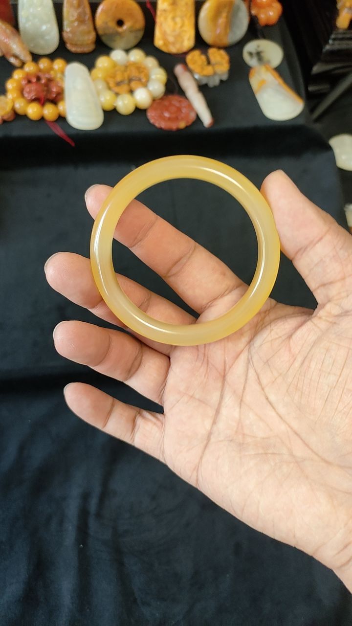 黄龙玉手镯粉调山筋手镯