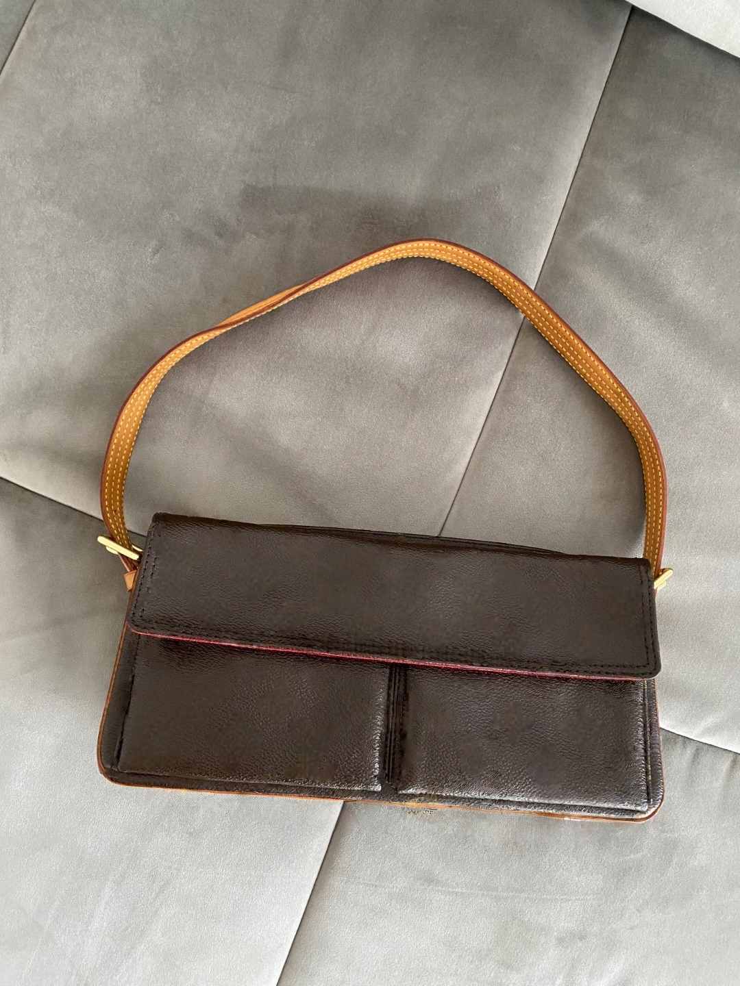 【老花 骆驼包】尺寸25x15斜挎单肩手提腋下骆驼包