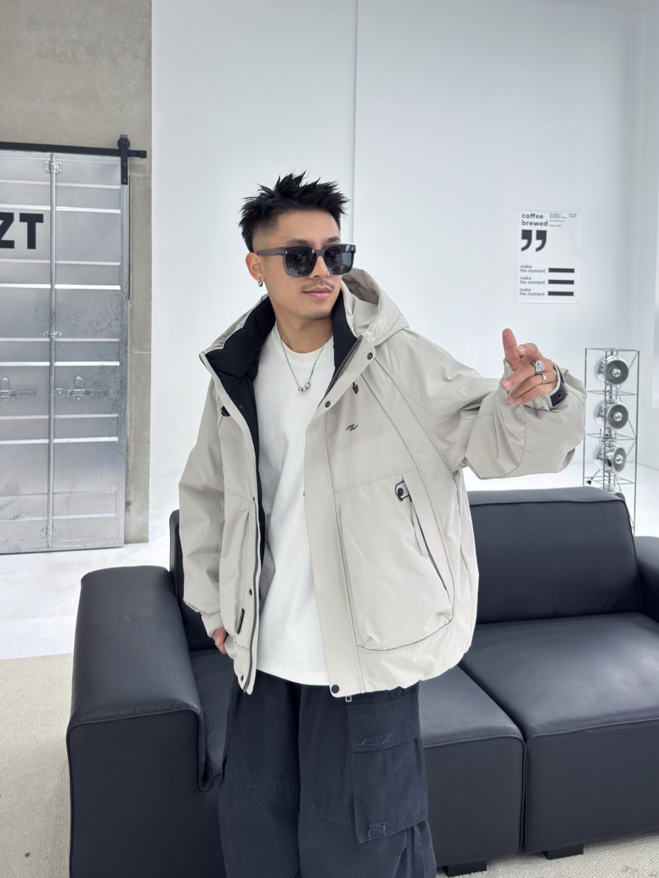 【白鸭绒国标绒羽绒】0503服简约百搭纯色宽松型连帽羽绒服男士