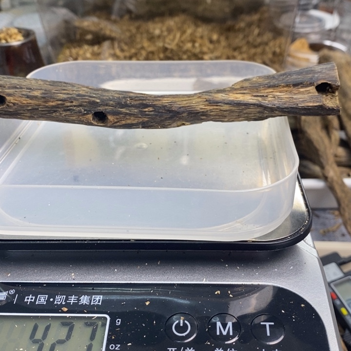 沉香碎屑沉香原材料