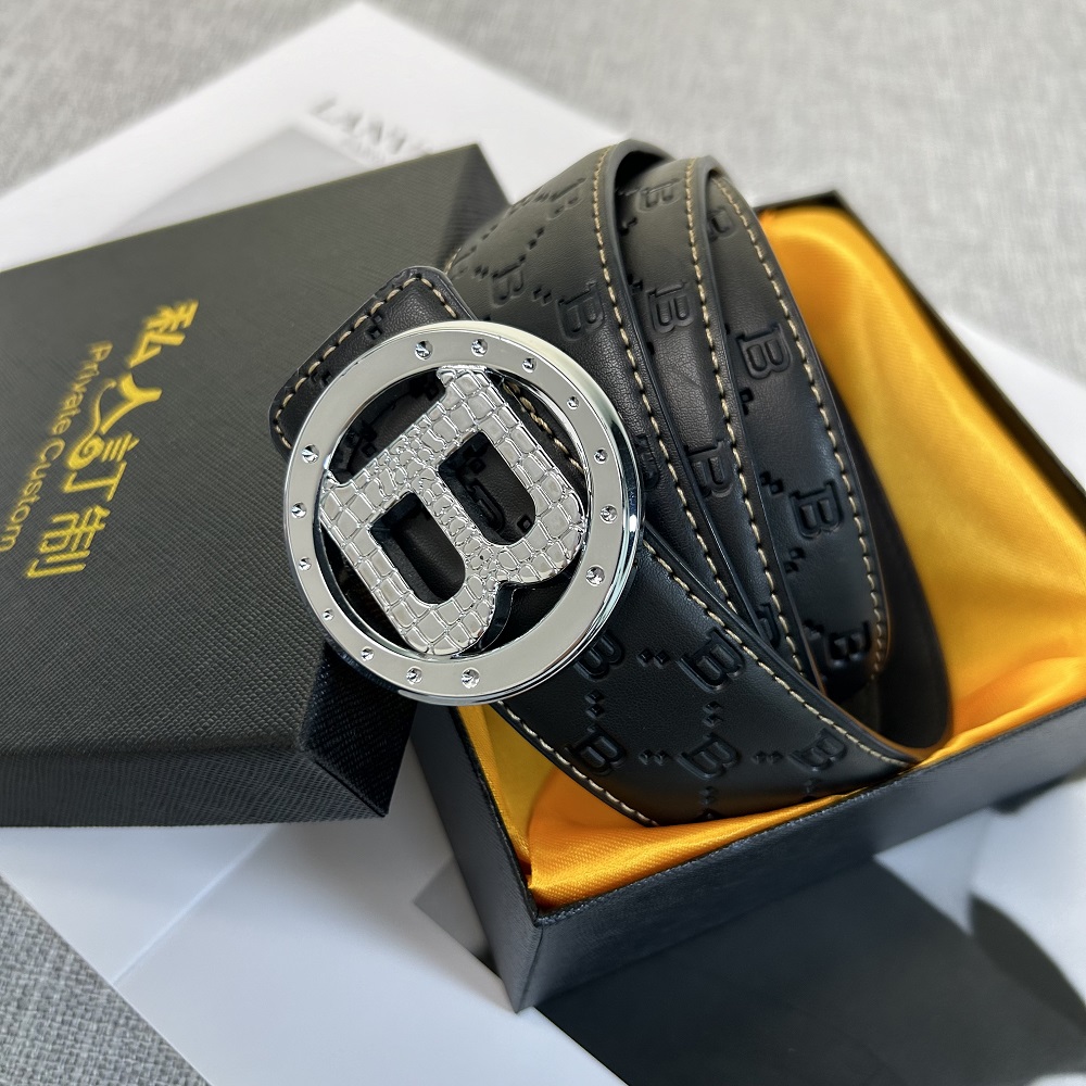 光身字母男轻职风圆扣皮带腰带高档时尚黑色压花