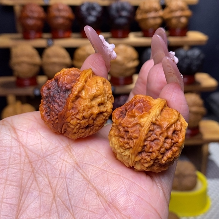 文玩核桃把件七彩小绣球28号