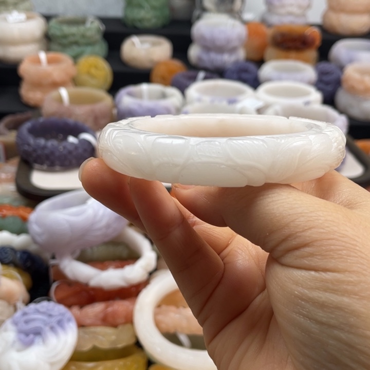 石英质玉未镶嵌手镯