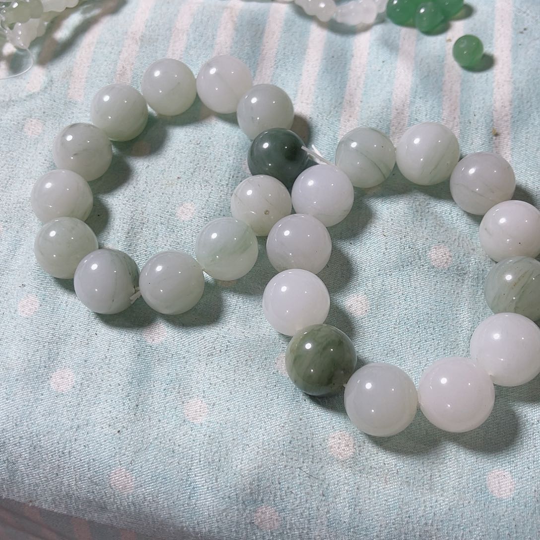 石英质玉颈饰未镶嵌