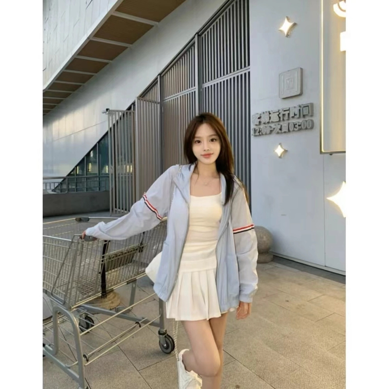 春夏新品轻薄情侣款多巴胺色系防晒拉链衣女