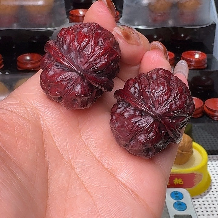 满****文玩核桃把件地闷麒麟疙瘩包尖微瑕188