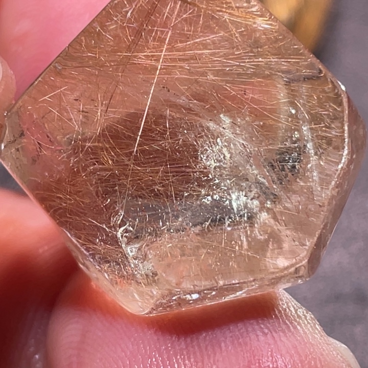 娜***余发晶未镶嵌颈饰钛