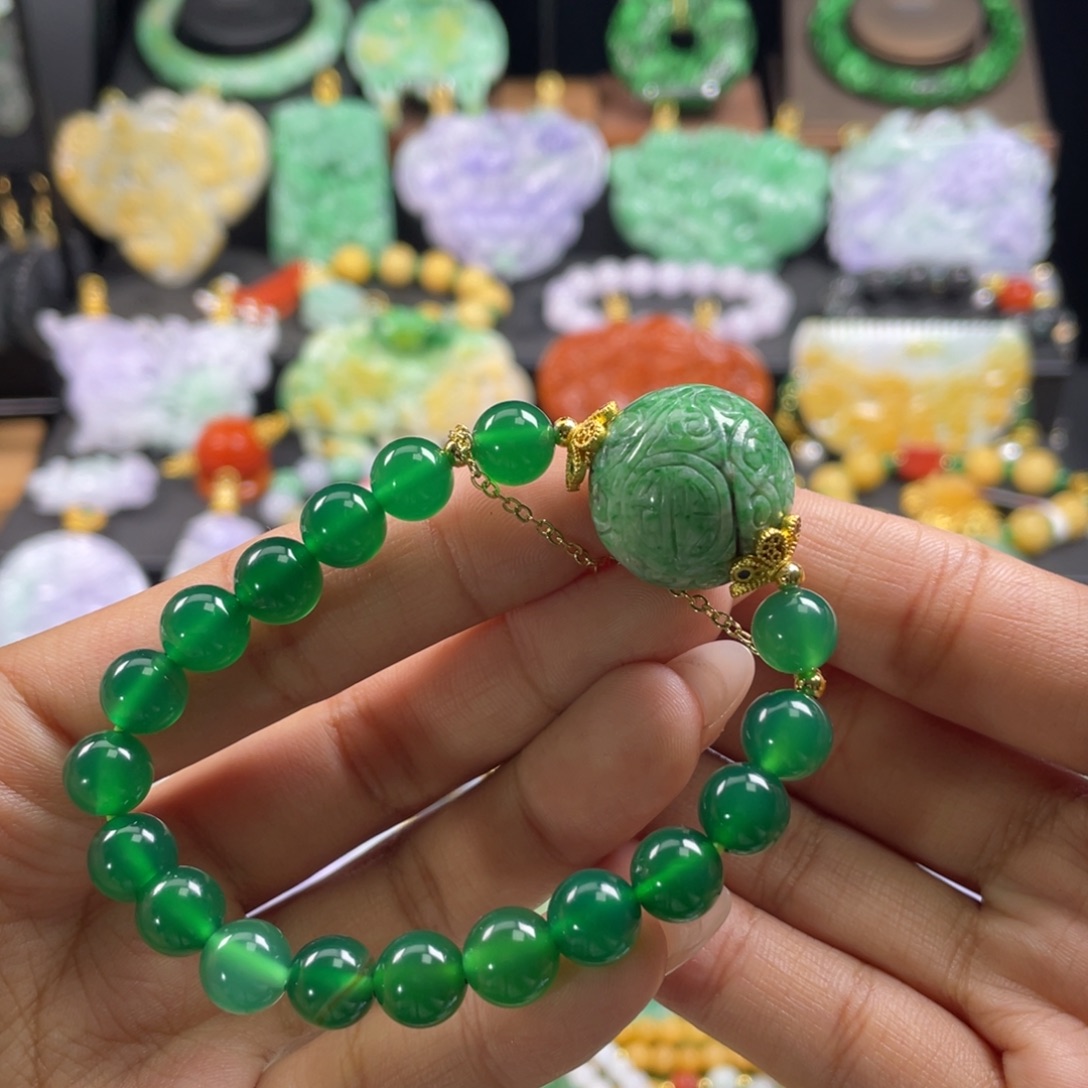 翡翠未镶嵌手串待编织