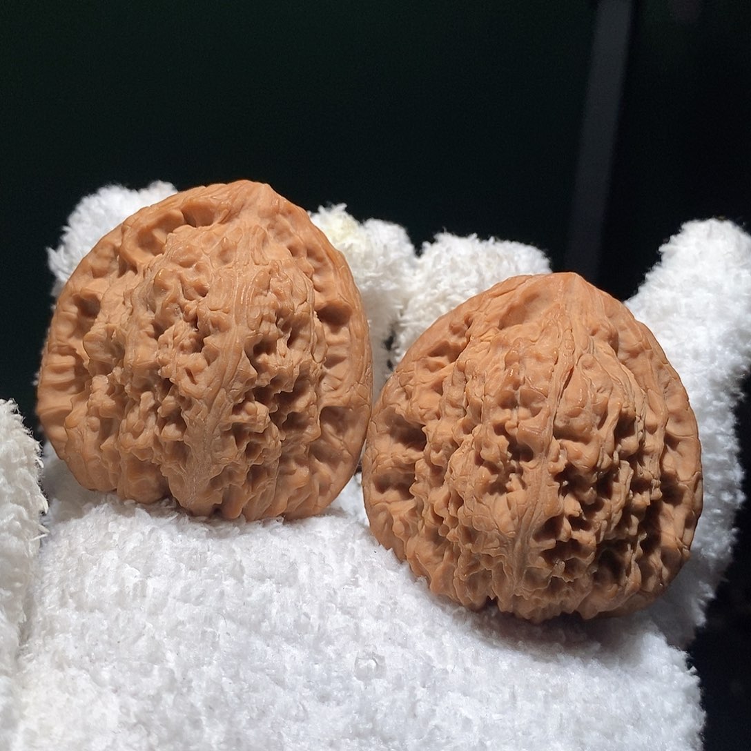 文玩核桃把件45南疆石