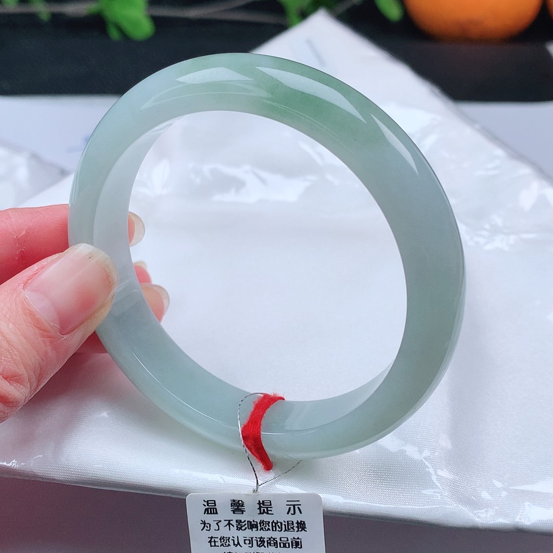 翡翠手镯未镶嵌58圈