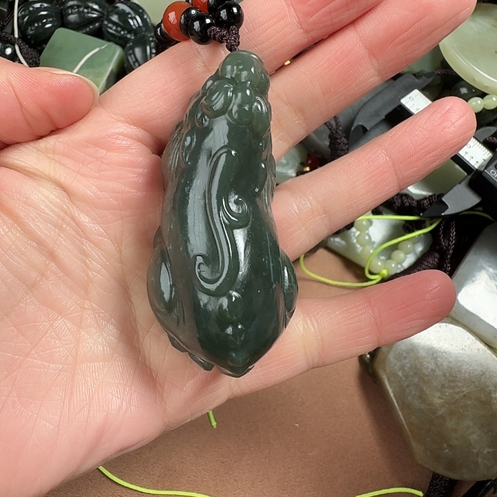 和田玉颈饰未镶嵌