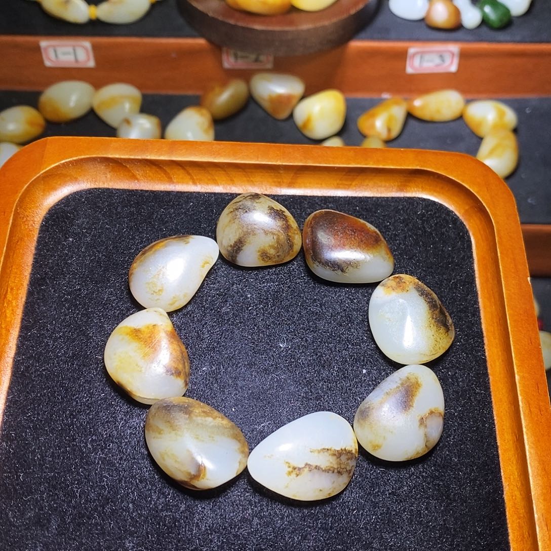 和田玉未镶嵌手链