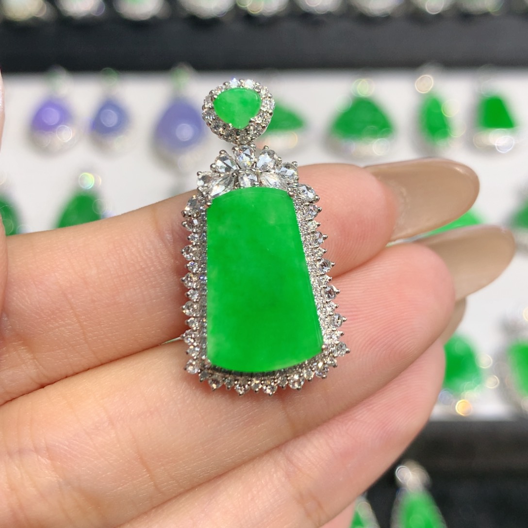 翡翠18K金镶嵌吊坠(不含链)