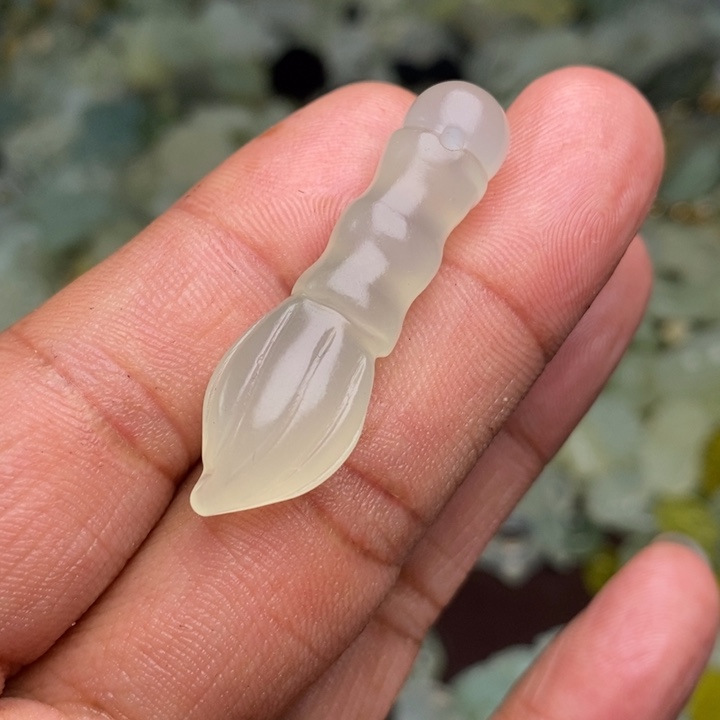 蛇纹石玉颈饰合金93