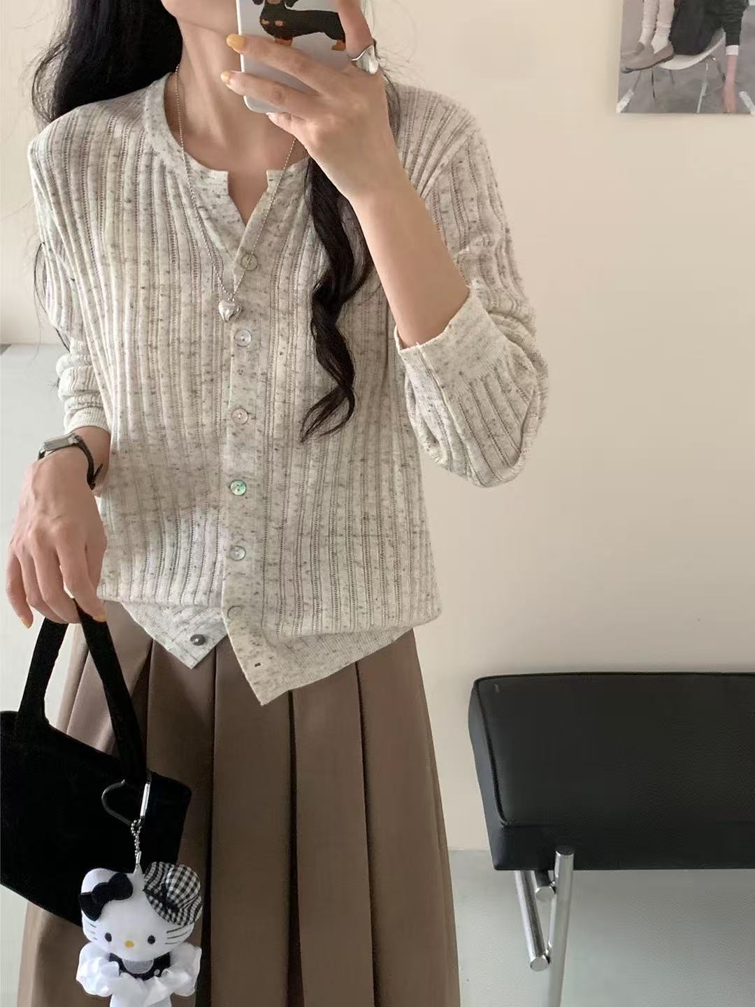 【左耳与麻】2025秋款桑蚕丝羊毛剪刀领坑条针织开衫上衣HY5668