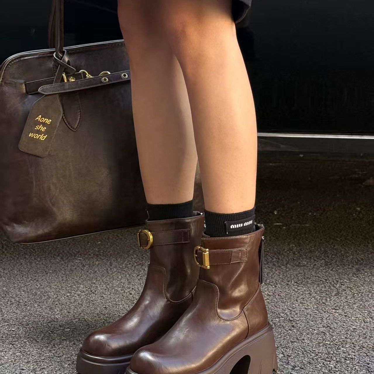 胶粘学院风英伦皮带扣秋冬马丁靴秋季烟筒靴圆头复古