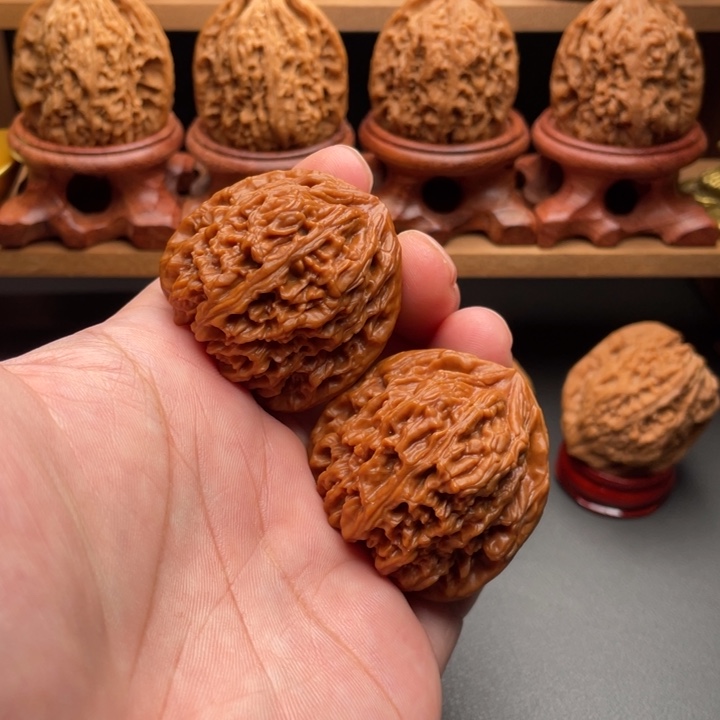 大***驰文玩核桃把件南疆852