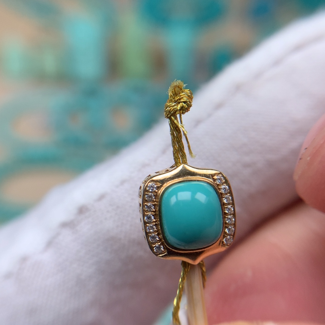 绿松石背云18K金镶嵌